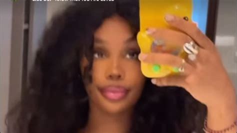 sza nudes|SZA Shares Nude Selfie .